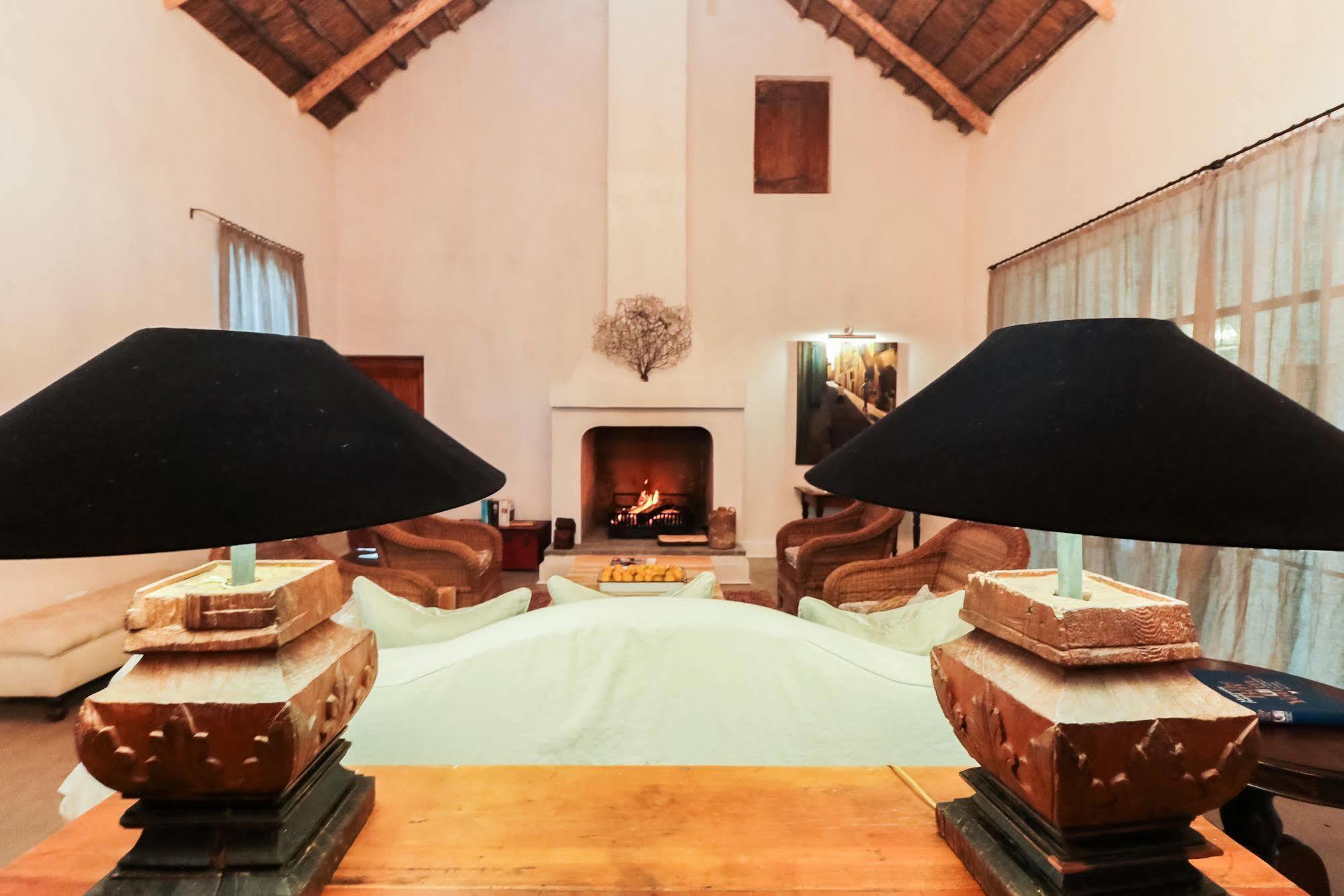 The Whyte House Bed & Breakfast Graaff Reinet Exterior photo