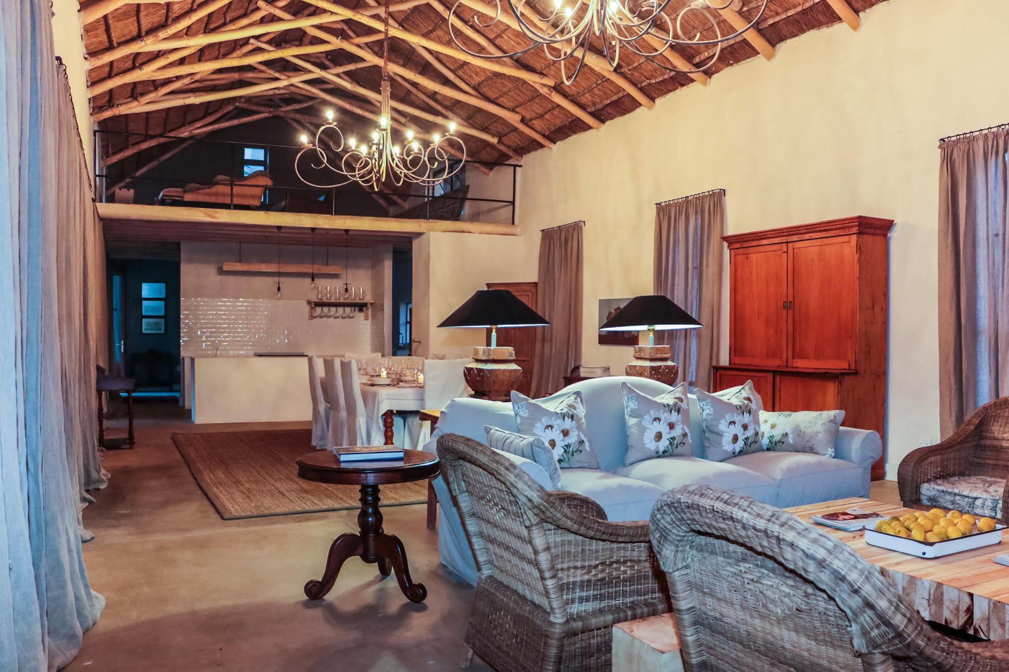 The Whyte House Bed & Breakfast Graaff Reinet Exterior photo