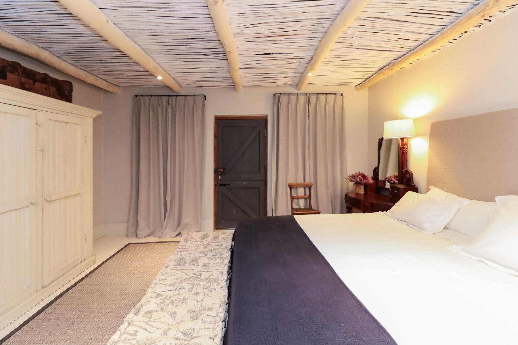 The Whyte House Bed & Breakfast Graaff Reinet Exterior photo